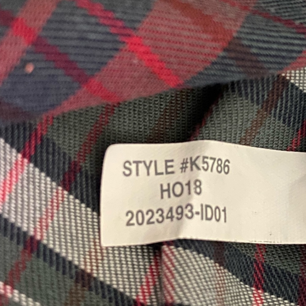 Madewell V-Neck Button Down Shirt in Plainview Plaid - Picture 9 of 10
